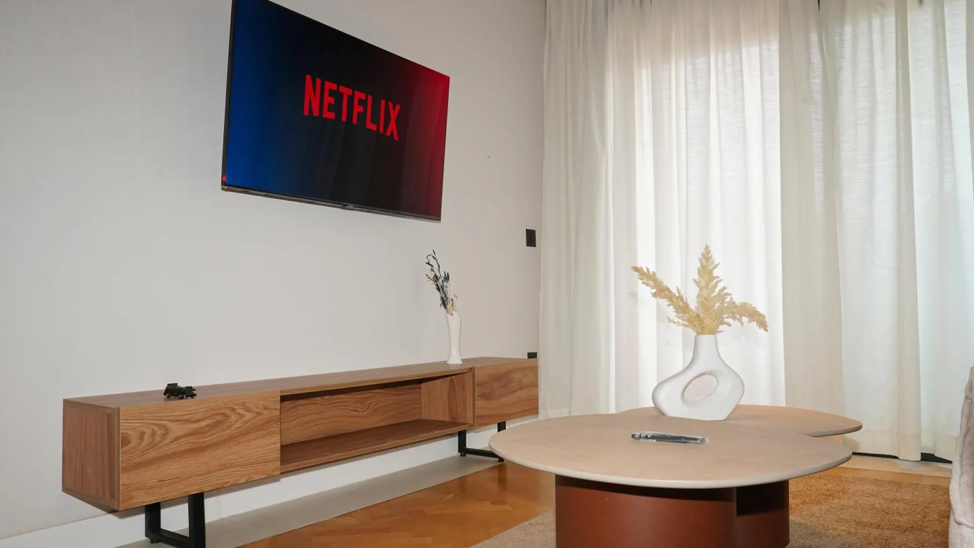 Modern Studio With Balcony - Prime Location Casablanca Morocco