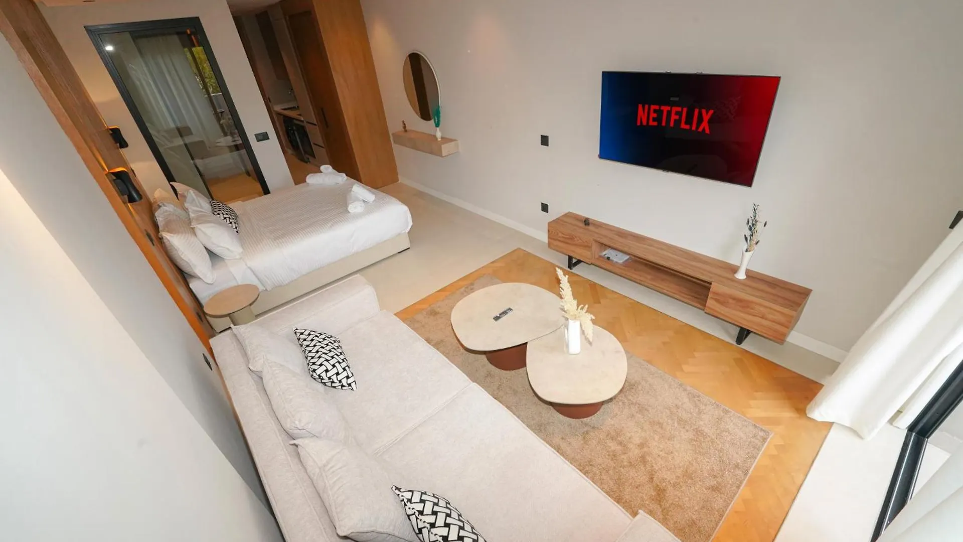Modern Studio With Balcony - Prime Location Casablanca Apartment