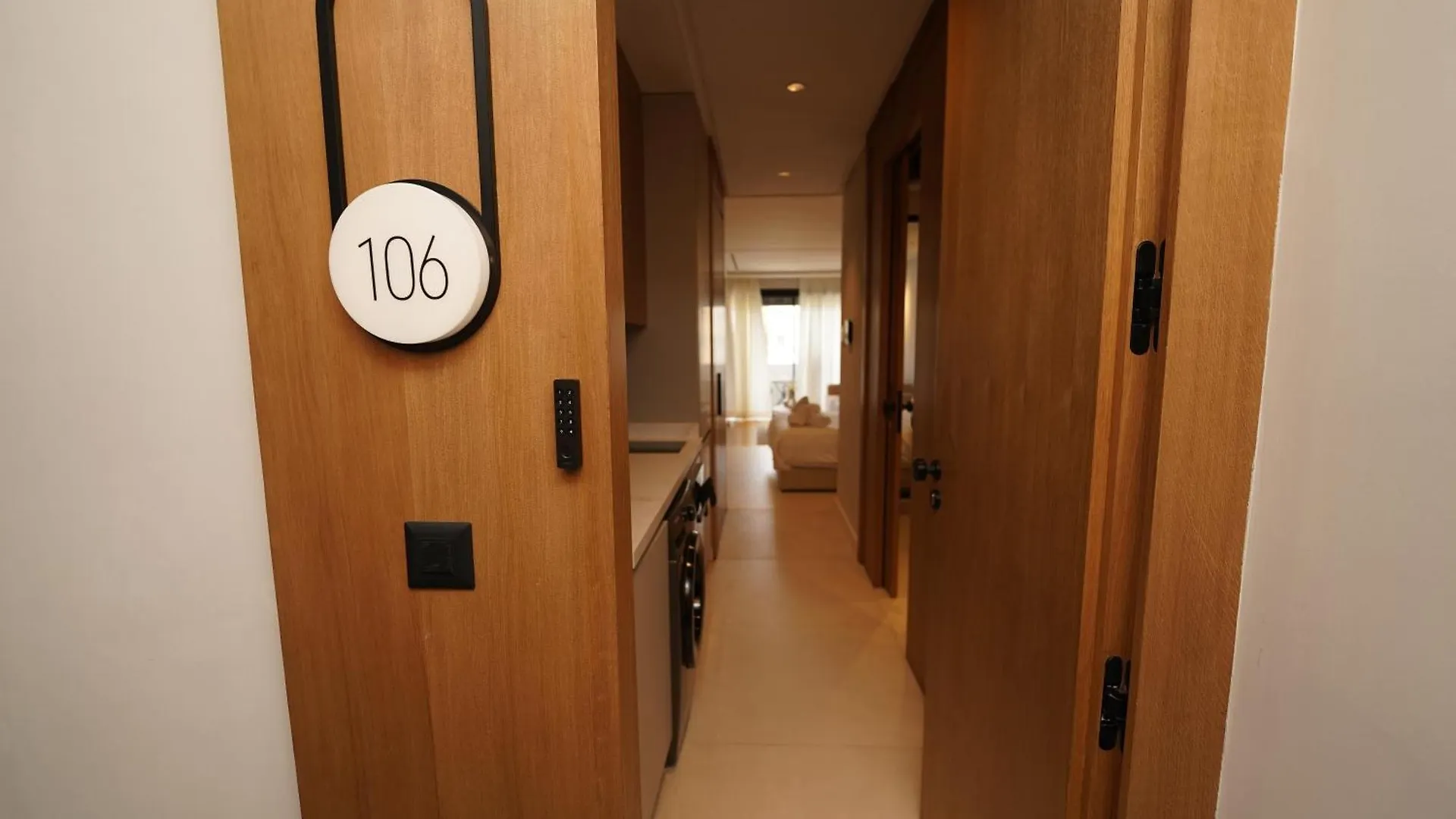 Apartment Modern Studio With Balcony - Prime Location Casablanca Morocco